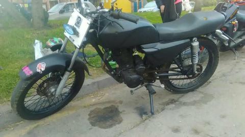 Vendo Moto Akt