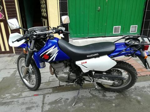 Vendo Moto Suzuki 650