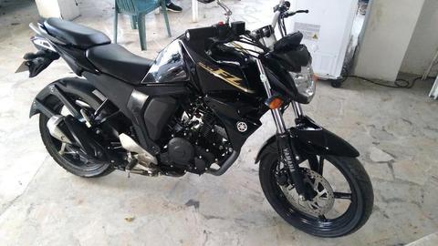 Hermosa Motocicleta Yamaha Fz 2017