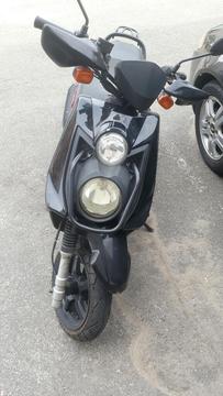 Vendo Moto Bws con Soat Recién Comprado