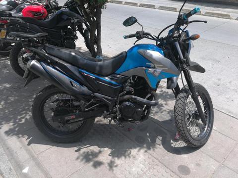 Vendo Hermosa Akt Tt 125 Modelo 2014