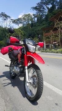 Honda XR 150 2015. roja