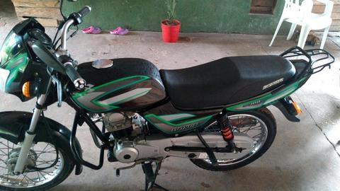 Vendo Moto Boxer Modelo 2013