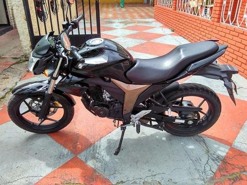 SE VENDE MOTO SUZUKI GIXXER MODELO 2016 DE SALVAMENTO BUEN ESTADO