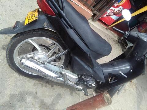 Honda C100 Modelo 2012 Solo Tarjeta