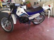 se vende hermosa DT 100 la moto esta bien cuidada celular: 3212671521