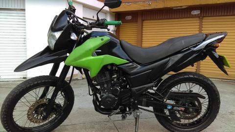 akt Tt 150 R modelo 2015, motor excelente, al dia. inf:3148458479