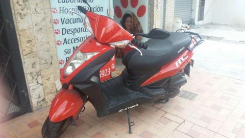 Moto Kymco 2015, única dueña