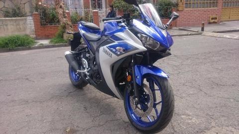 Moto Yamaha R3