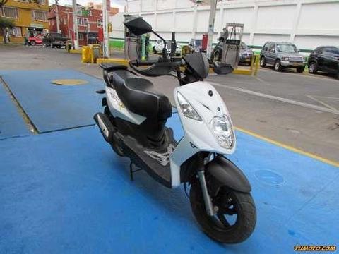 Gangazo Moto Scooter Akt 125cc Km13450 $3000000