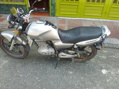 Motocicleta Gs125 Suzuki