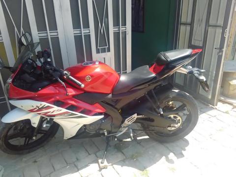 Vendo motocicleta YAMAHA R15 modelo 2015 full inyeccion