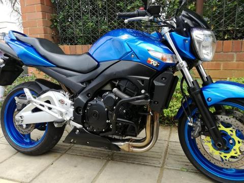 Suzuki Gsr600 Todo Un Tote