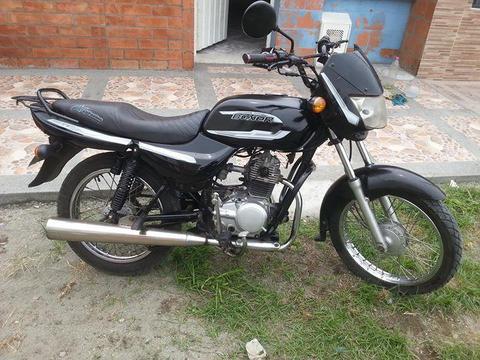 VENDO BOXER CT100 MODELO 2010 NEGRA SOLO TIENE TARJETA LIBRE DE MULTAS