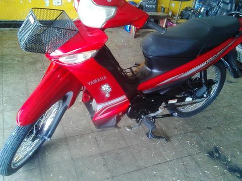 Linda Yamaha Cripton 2014