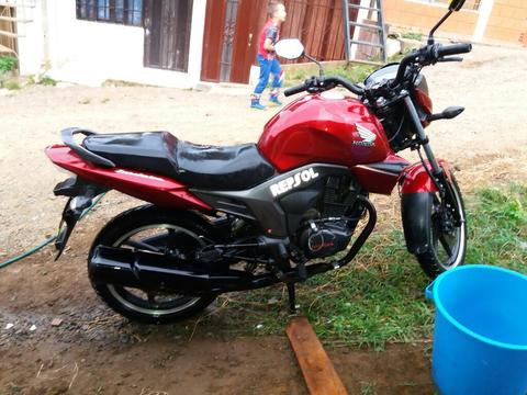 Se Vende Moto Honda Invicta