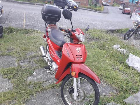 Vendo Hermosa Akt con Maletero