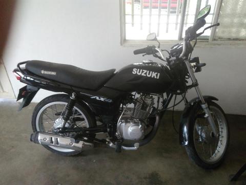 Vendo Moto Suzuki Ax4