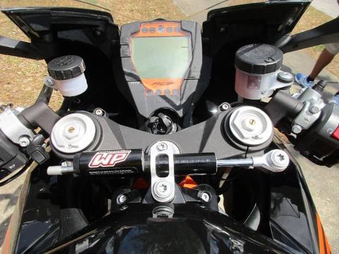 El KTM 1190 RC8 1 MOTOCICLETA PARCIALMENTE NUEVO