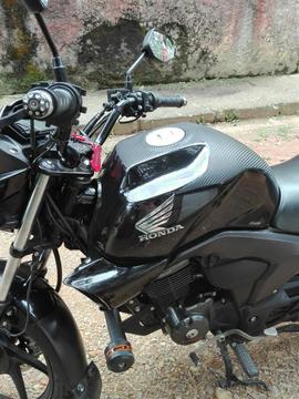 Vendo Moto Honda Invicta Mod 2016