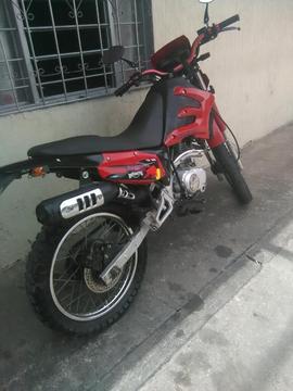 Se Vende Moto,skigo Cel: 3128592828