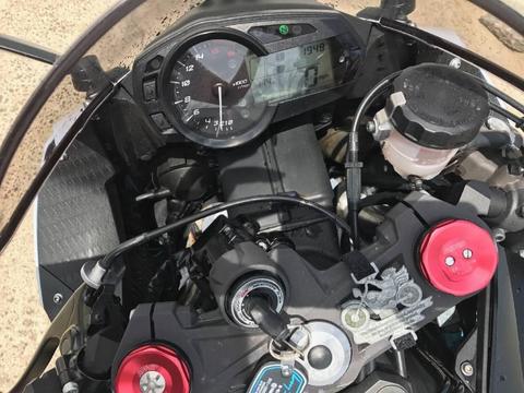 El 2015 Kawasaki Ninja ZX6R buena en condición