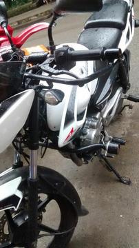 Vendo Pulsar 135