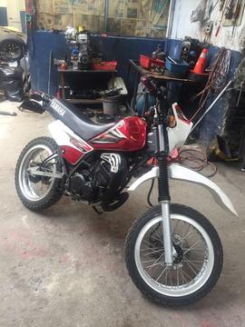 Motocicleta DT 125 D