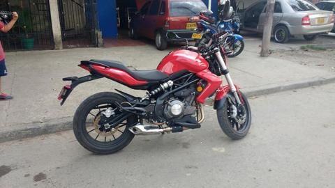 Se Vende Hermosa Moto Como Nueva Marca B