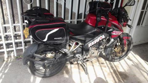 VENDO MOTOCICLETA PULSAR 200 NS. MODELO 2014. DOCUMENTOS AL DIA. EXCELENTE ESTADO. CEL.3134211426