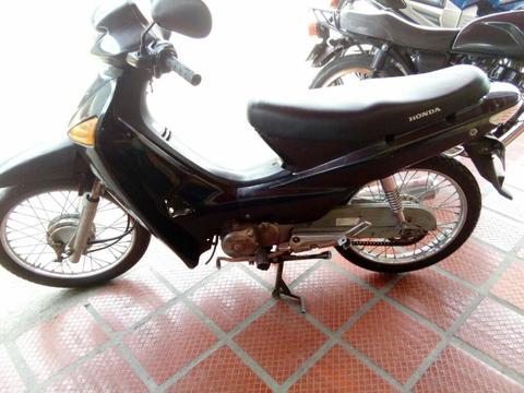 Vendo Moto C100 Modelo 2008 con Todo Al