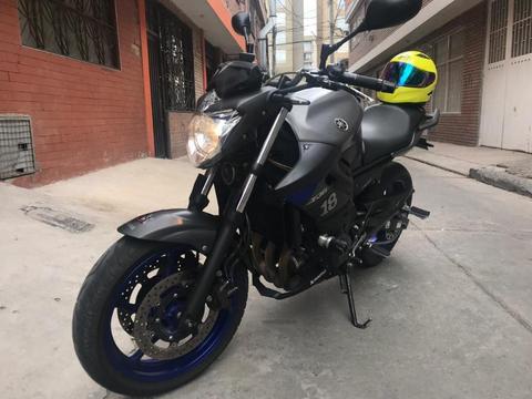 Moto Yamaha Línea Xj6n