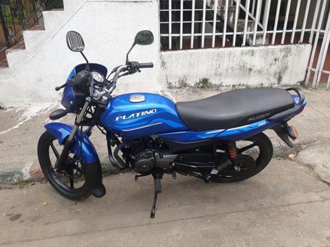 SE VENDE MOTO PLATINO MODELO 2016