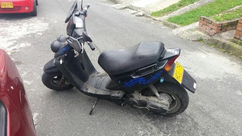 Vendo Moto Bws 2005 Papeles hasta Junio