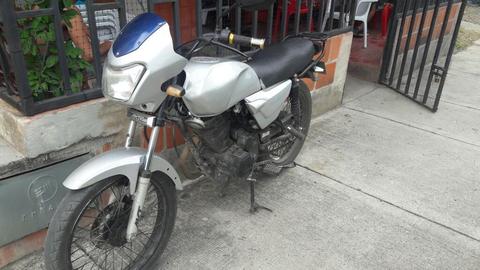 Vendo Akt Sl125 Modelo 2010