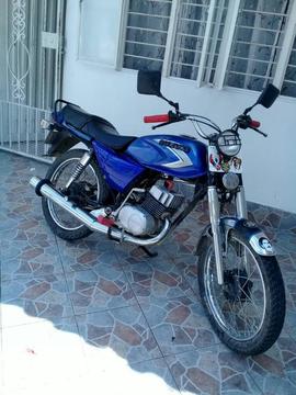 Ax100 Modelo 2005 con Soat Al Dia