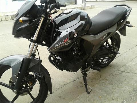 Moto Yamaha Szr
