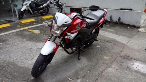 SE VENDE MOTO HONDA INVICTA LIVE 2016