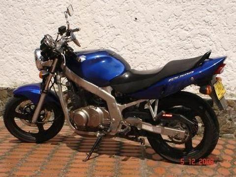 vendo gs500 en exelente estado al dia para traspasos