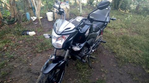 Vendo Moto Honda Invicta