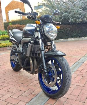 Vendo Permuto Yamaha Fz600