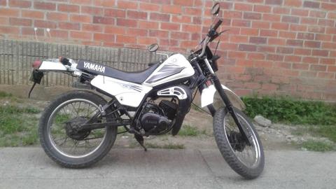 YAMAHA DT, BLANCO,FUL MOTOR , CORRELONA, HERMOSA, BIEN TENIDA