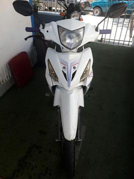 Vendo Moto Akt en Exente Estado