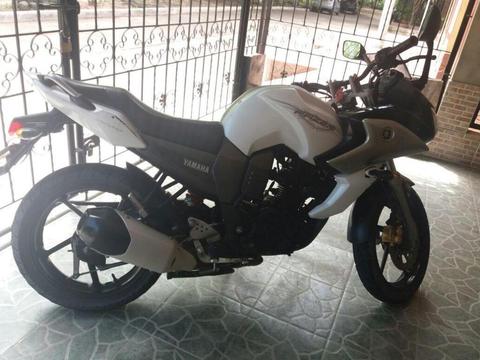 MOTO FZ FAZER 2012