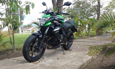 VENDO KAWASAKI ER6N MODELO 2014, PERMUTO POR YAMAHA BOLT XV 950 MODELO 2014