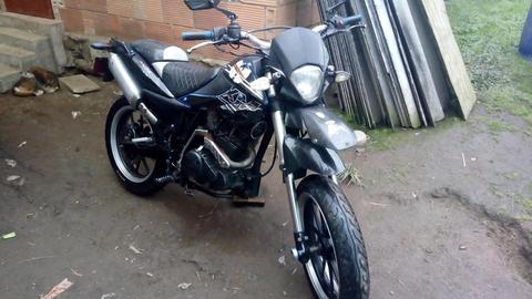 Vendo O Permuto Xm 180 Mod 2014