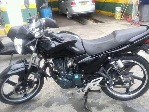 Vendo Moto Akt 125 Modelo 2012