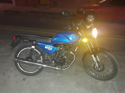 Vendo Cambio Nkd 125 Papeles al dia y traspaso