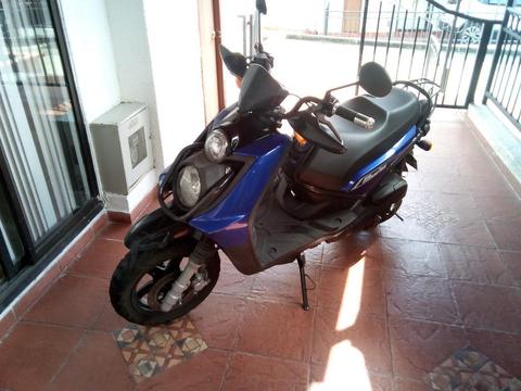 Vendo Moto Bwis 2013