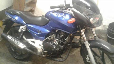 Pulsar 180 2005